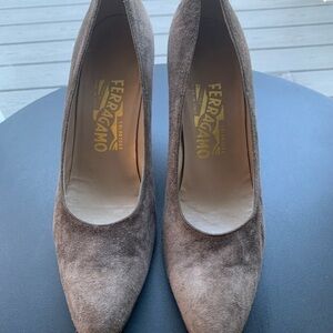 Salvatore Ferragamo Suede Pointed-Toe Pumps in Taupe Brown